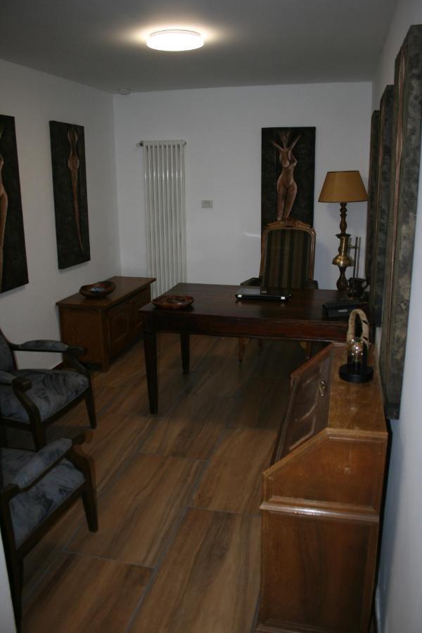 Colev Rooms Focșani Bagian luar foto