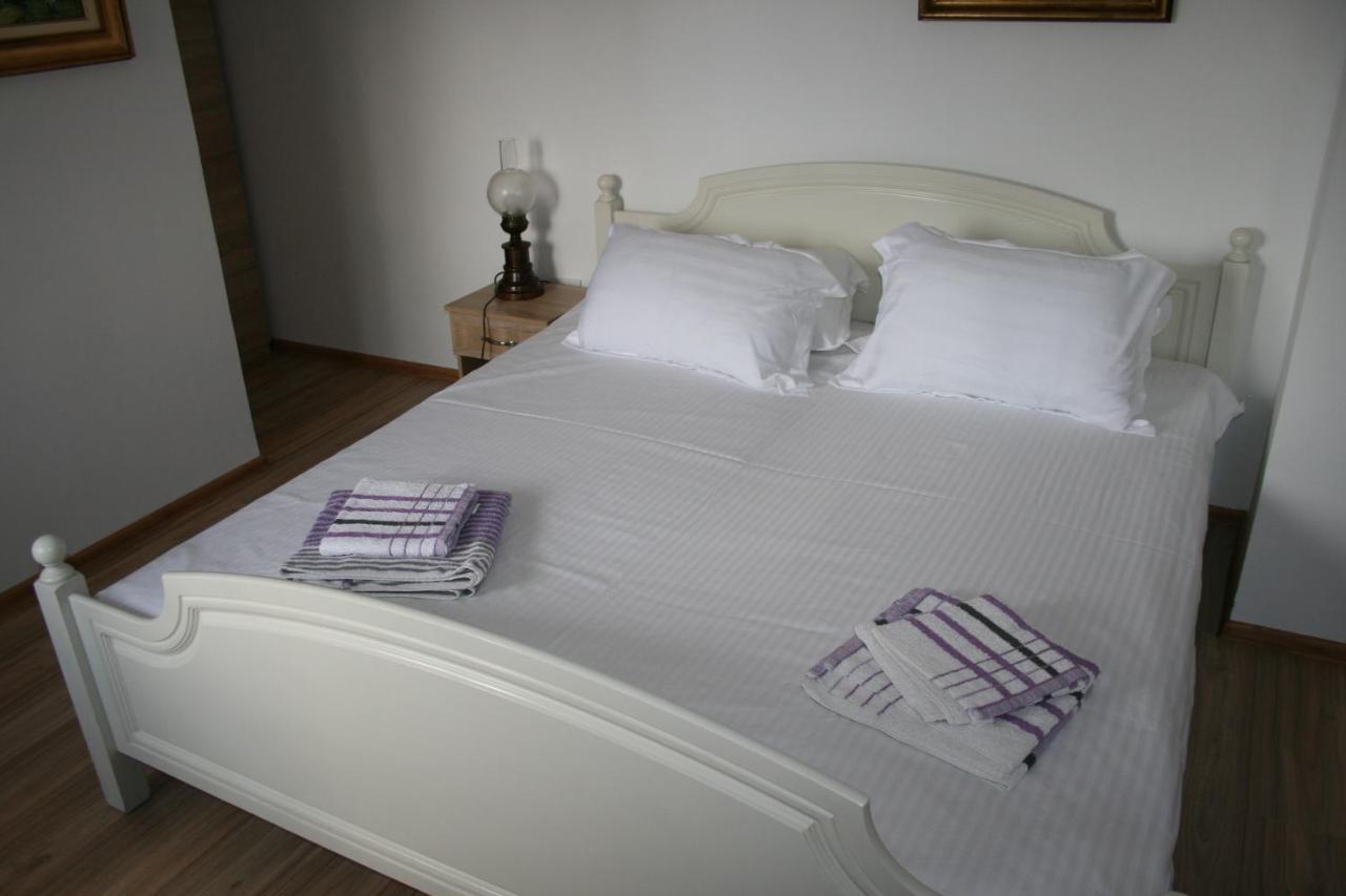 Colev Rooms Focșani Bagian luar foto