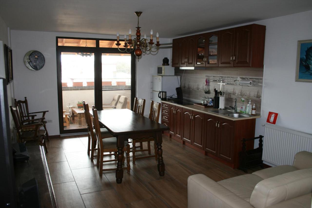 Colev Rooms Focșani Bagian luar foto