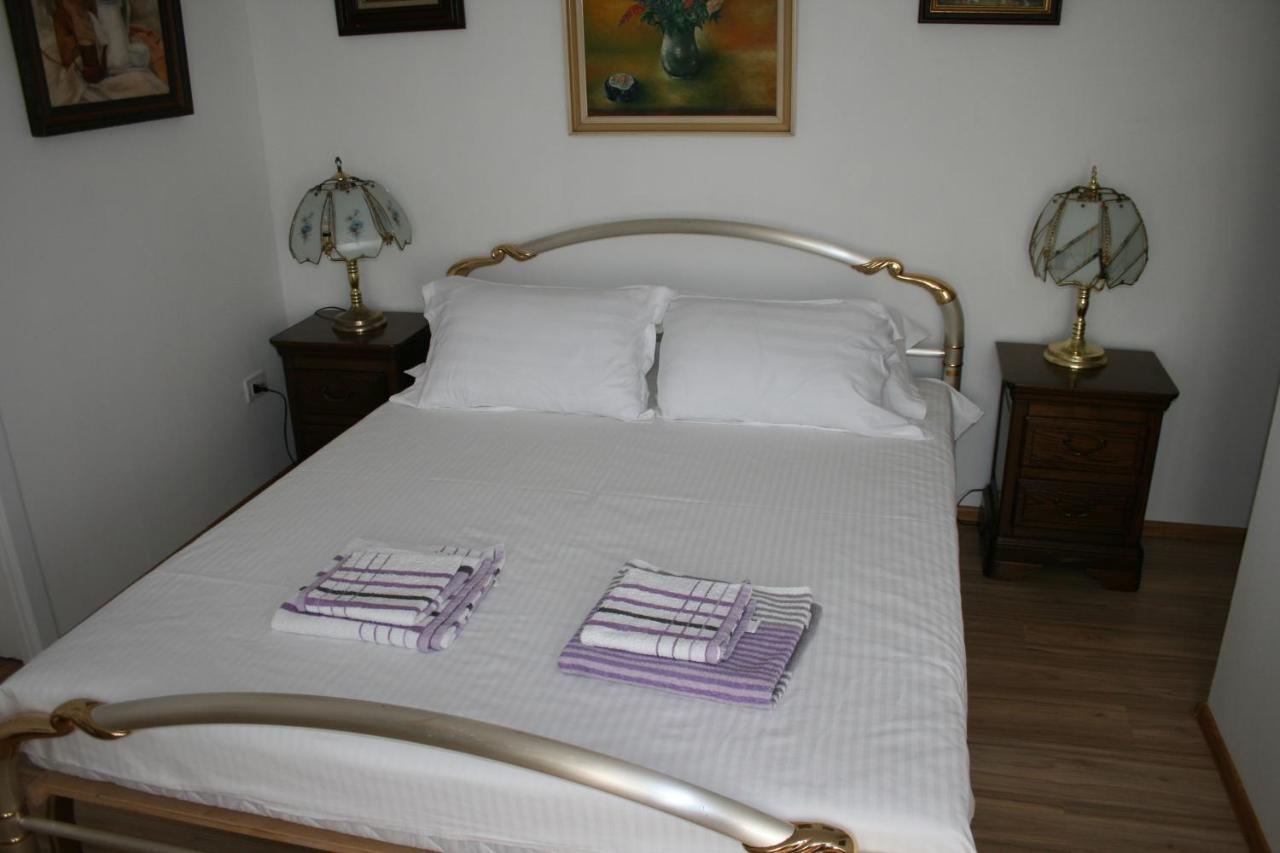 Colev Rooms Focșani Bagian luar foto
